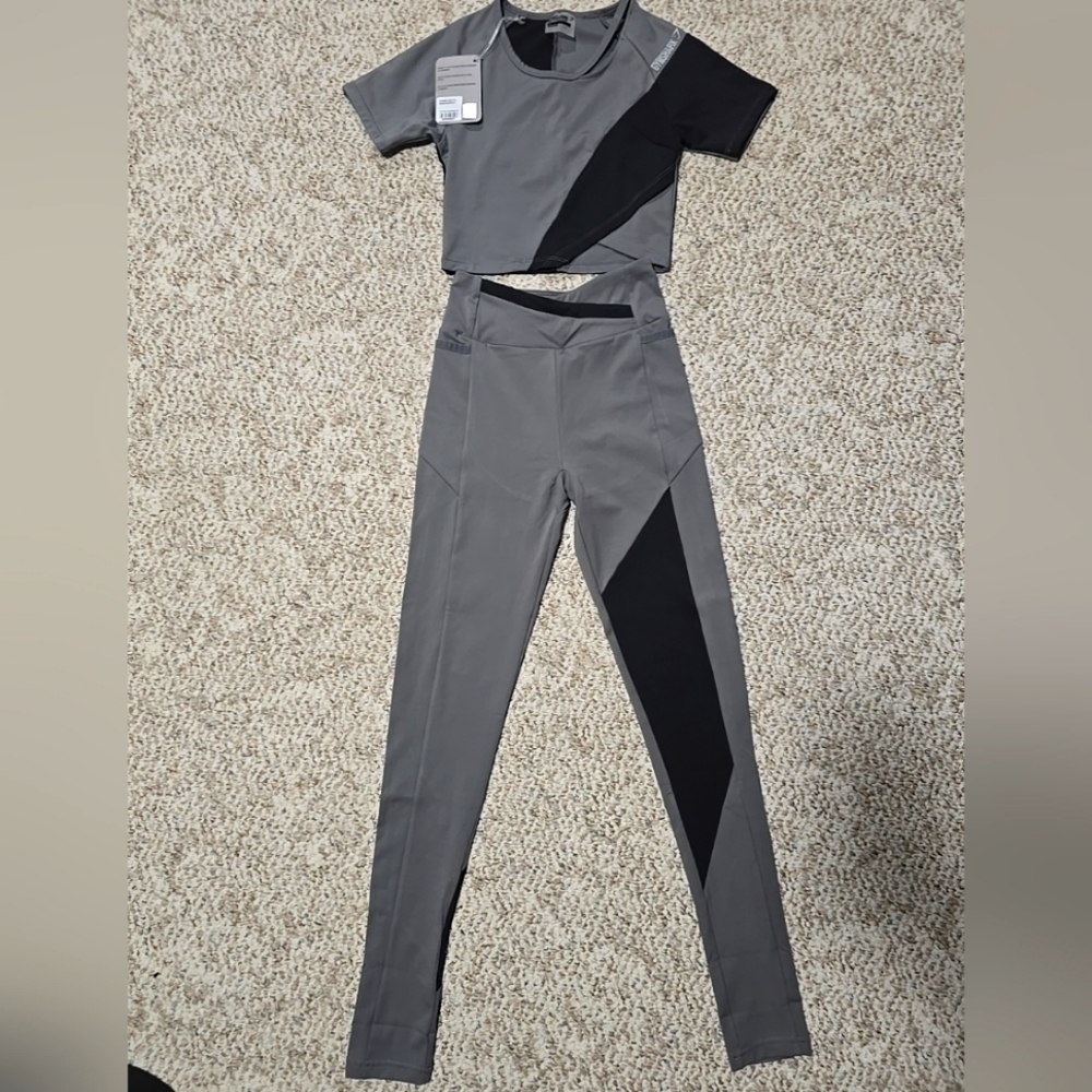 Gymshark Women's Leggings Set Of 2 Size XS Gray Black Shirt